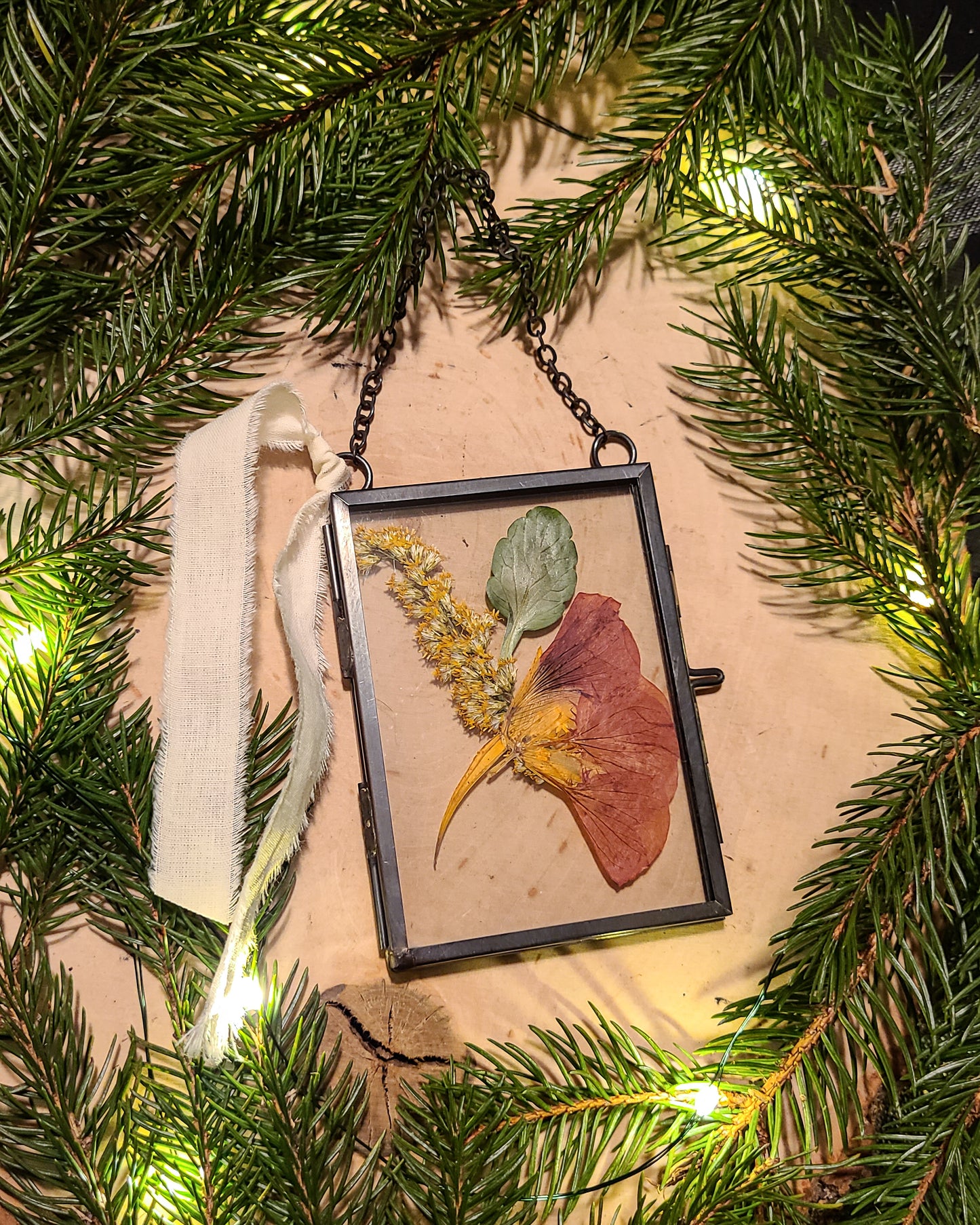 Mini Hanging Pressed Flower Frame - Black