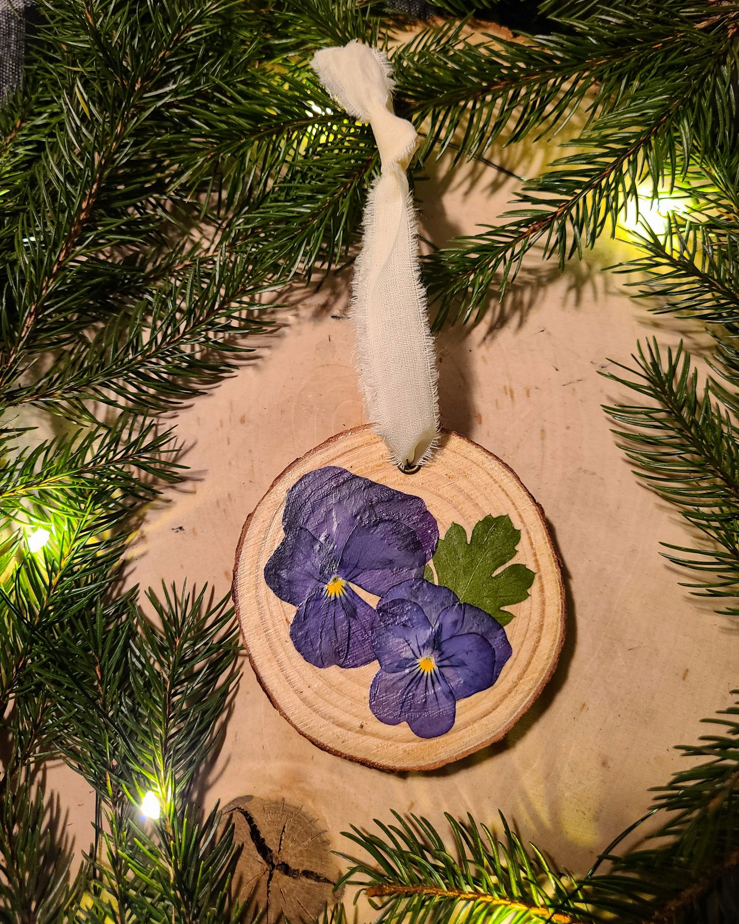 Wood Slice Pressed Flower Ornament