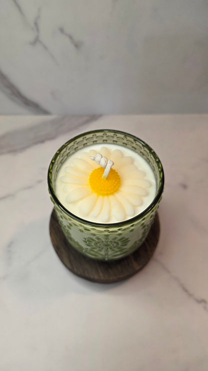 Vintage Daisy - 9oz Soy Wax Candle