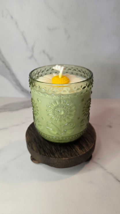 Vintage Daisy - 9oz Soy Wax Candle